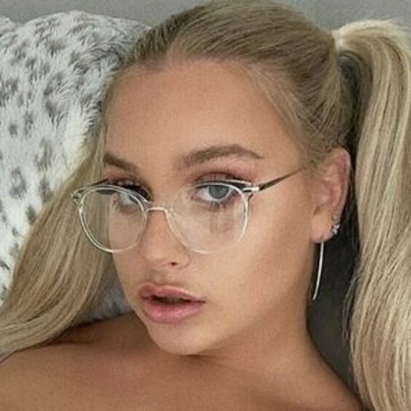 Rori Rain art model img