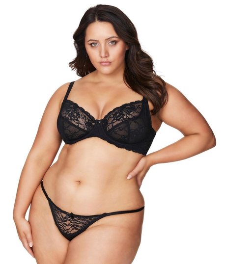 Yasmine MInovski sex model pic