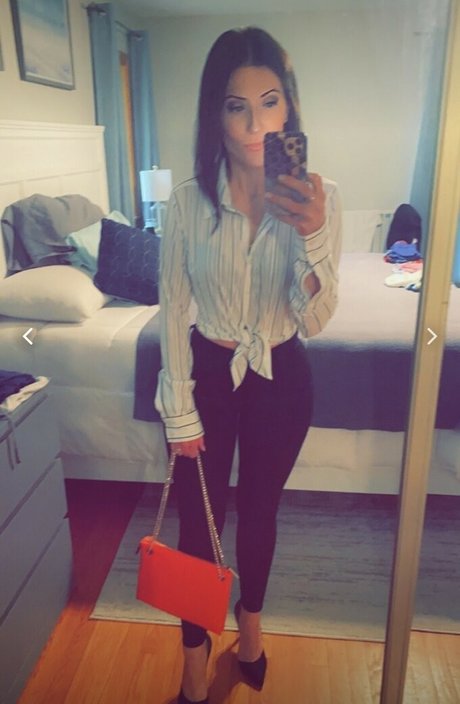 Elle Baker nudes model photo