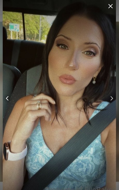 Elle Baker exclusive pornstar gallery