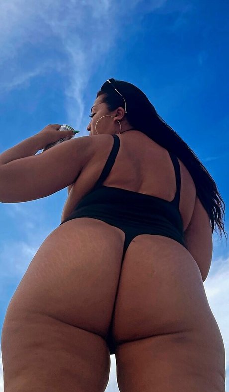 Aziastar pretty actress images