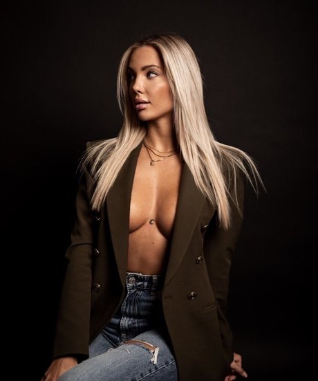 Sarah Endres sexy pornstar picture