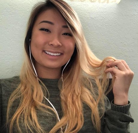 tastythot exclusive star pic