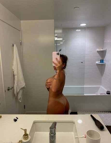 Rachel Asplund model perfect galleries