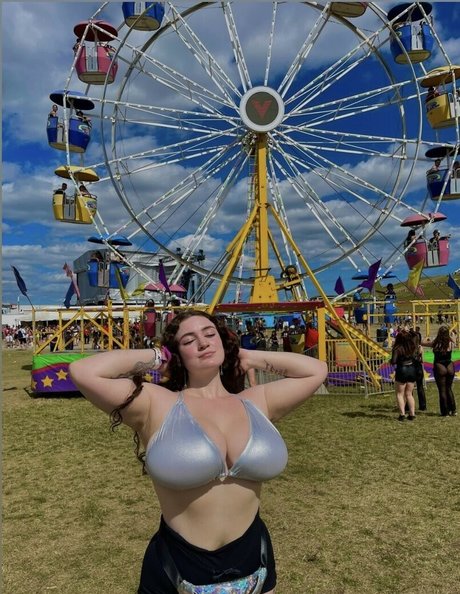 Laura J xxx pornstar gallery