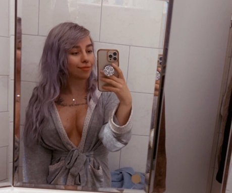 Yuumiko model nude pictures