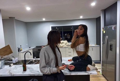 Kiimiiseokk pornographic actress image