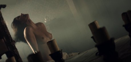 Aaya Chalotra perfect star pictures