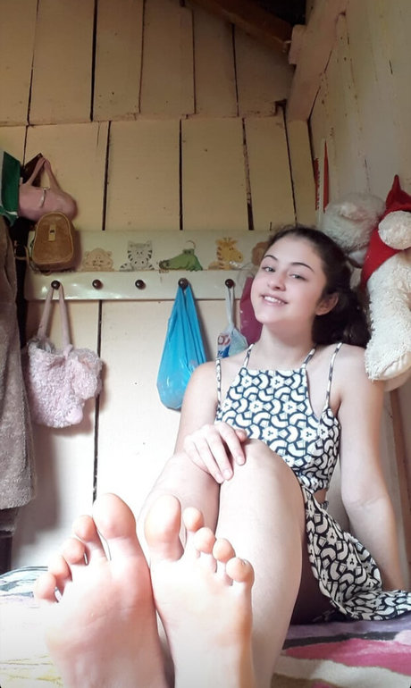 Pezinhos Da Jhenny sexy star archive