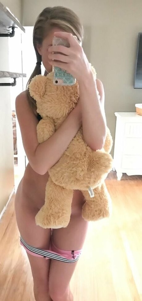 Chivette1232 pornstar free pics