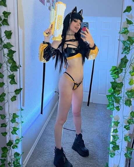 PeachyFry adult star images