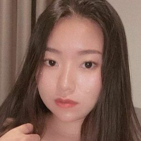 Saranrom sexy model photo