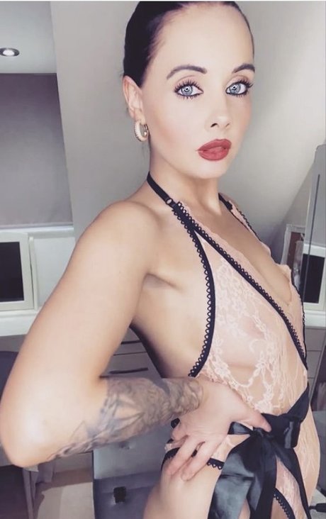 Sofloxy model naked galleries