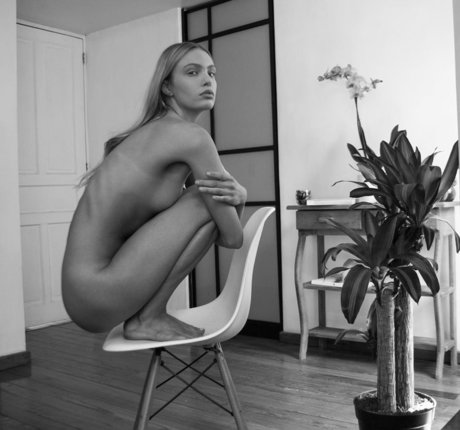 Omar Coria sexy actress image