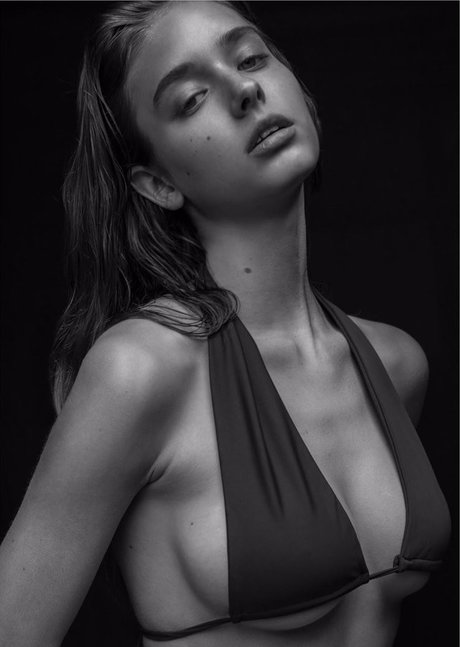 Omar Coria star erotic images