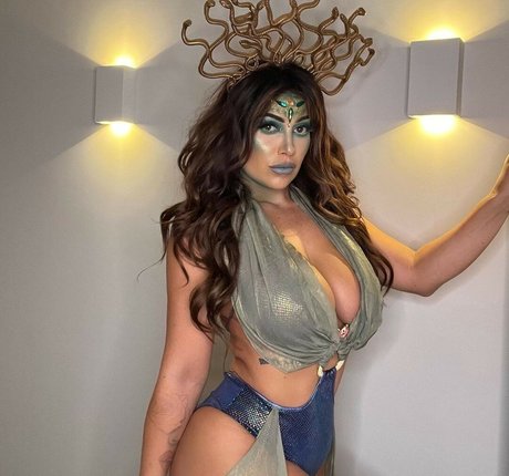 Fiona S nice pornstar pic