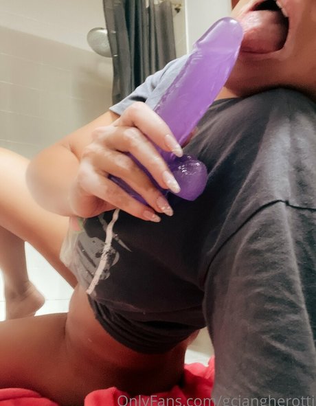 Gabrielle Ciangherotti free model photo