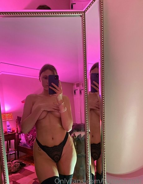 Snowbunski free pornstar archive