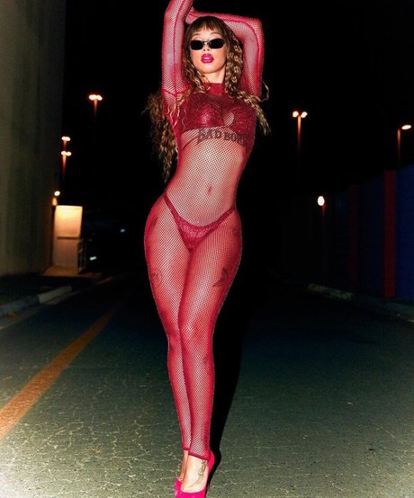 uriasss xxx model galleries