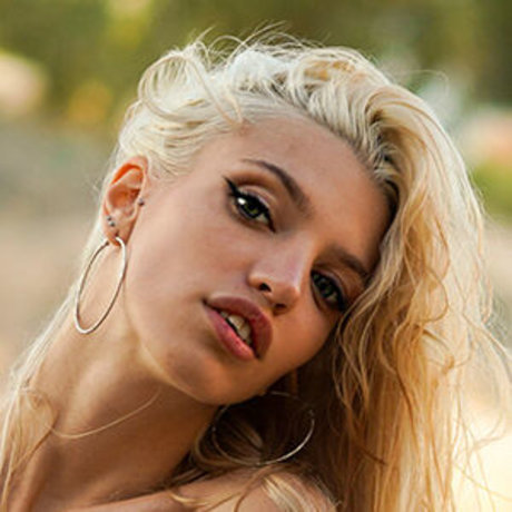 Romona Torres free star pic