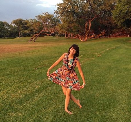 Kate Micucci model adult pictures