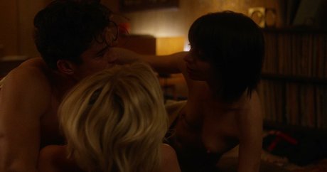 Kate Micucci star top photos