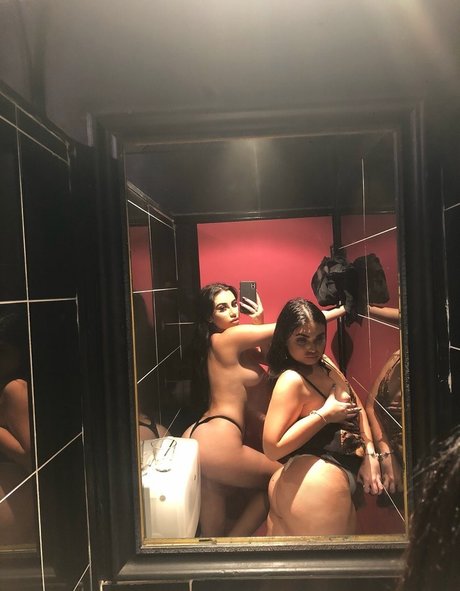 Mikaelatesta sexy actress photo