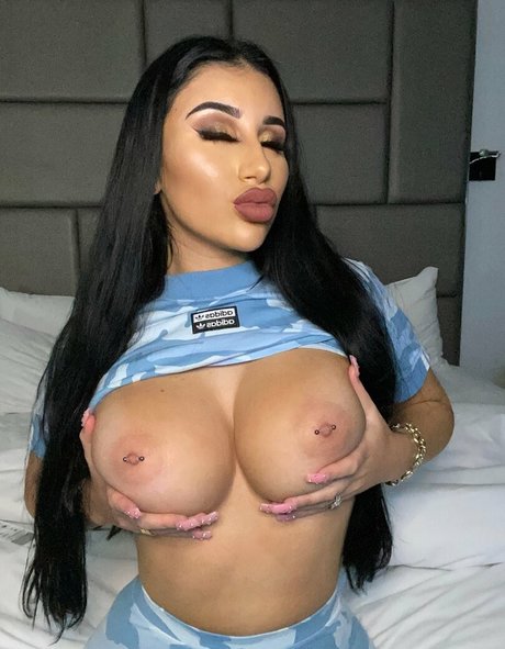 Mikaelatesta model xxx photos