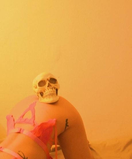 krippymami pretty actress image