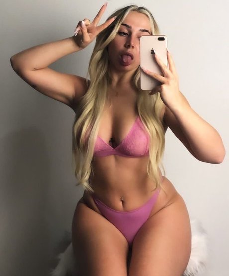 krippymami exclusive actress image