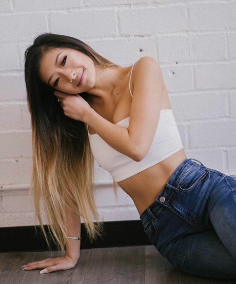 Gloriawuuu pornstar image