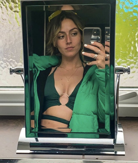 stormellaa perfect actress image