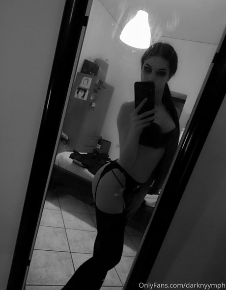 Darknyymph erotic pornstar image