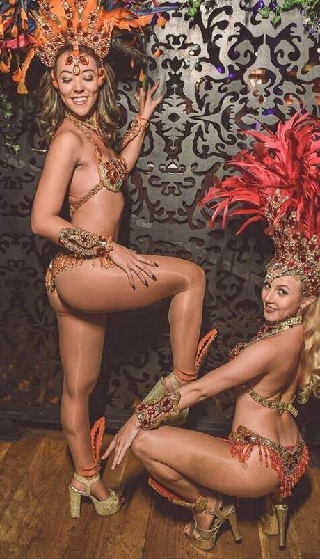 Lydia Hewitt sexy star gallery