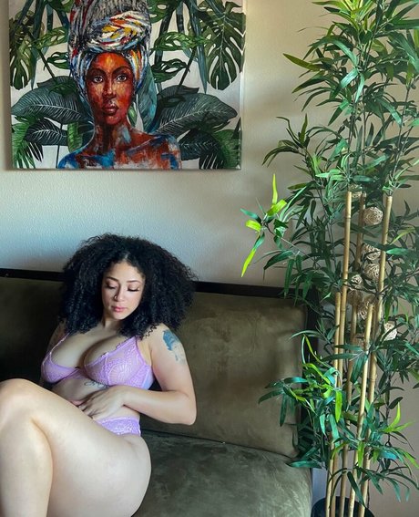 tastemone exclusive star image