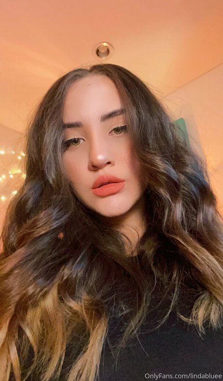 lindabluee sexy pornstar pics