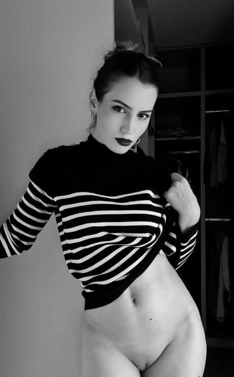 sarrabooo model pretty photos