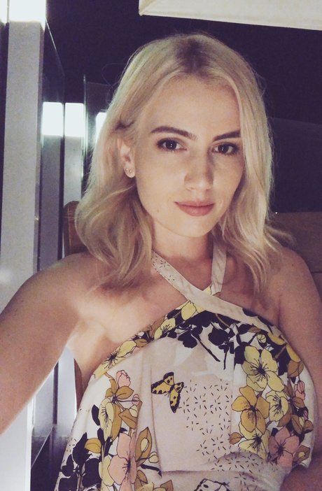 sarrabooo star erotic pictures