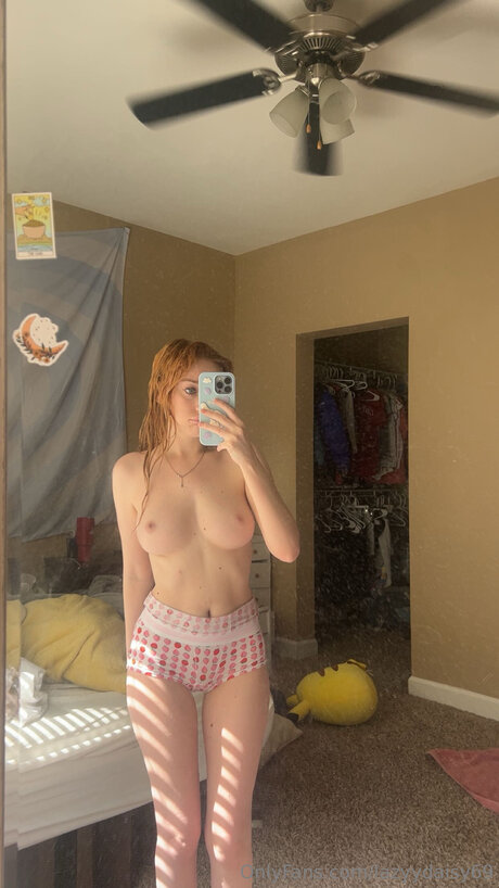 Lazyydaisy69 naked star images