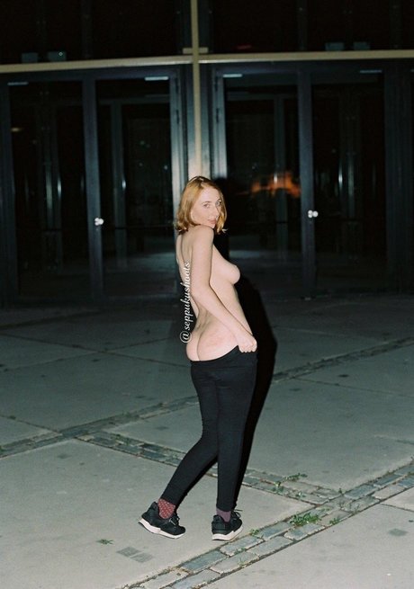 somethingaboutolive star naked pic