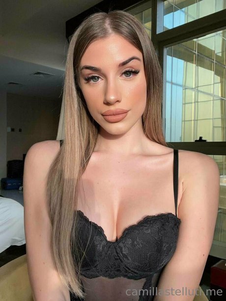 Camilla Stelluti best model images