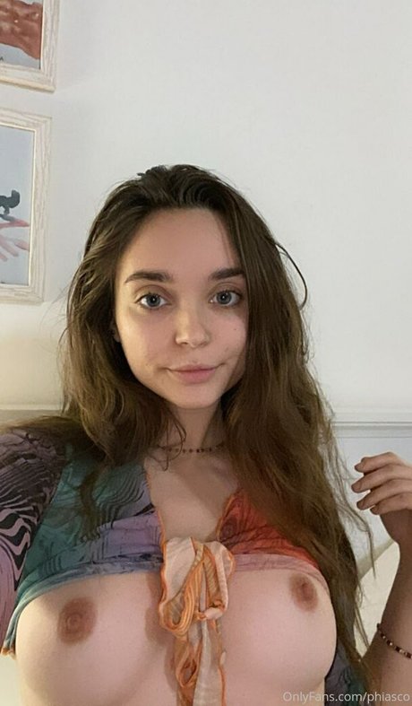 Phiasco sex model img