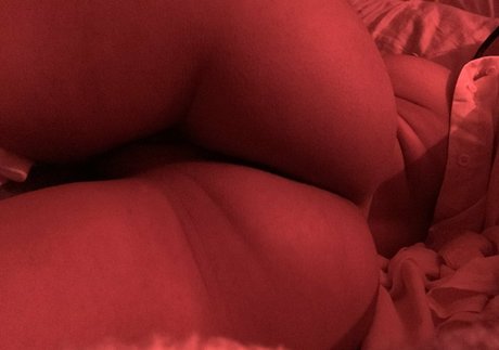 Smokianaaa art model galleries