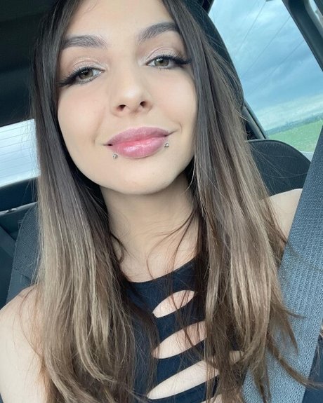 ChloeNight star erotic photos