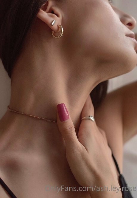 Ashley Rose model adult galleries