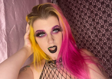 Roxxi Diamond sexy actress pics