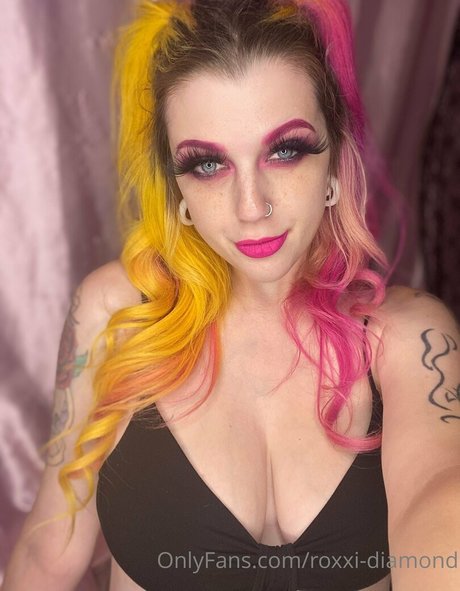 Roxxi Diamond sexy pornstar photo