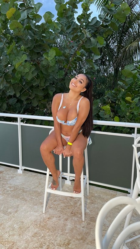 Queen Patrona model beautiful picture