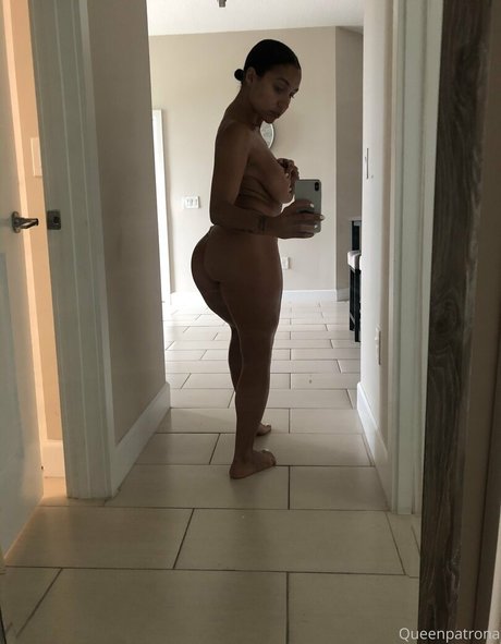 Queen Patrona model adult photos