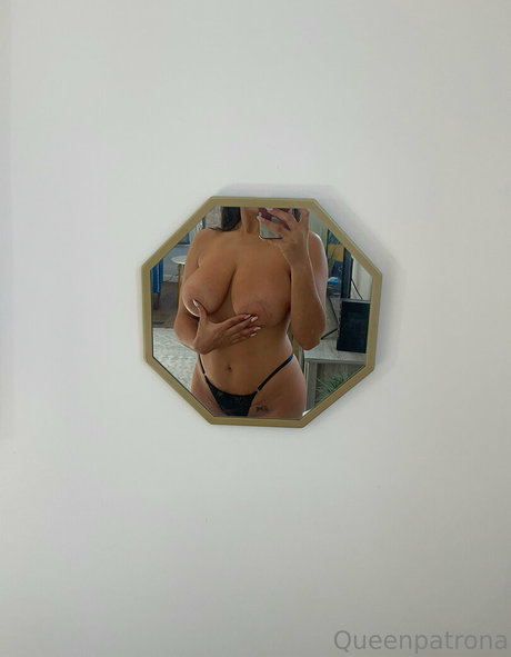 Queen Patrona perfect star photos